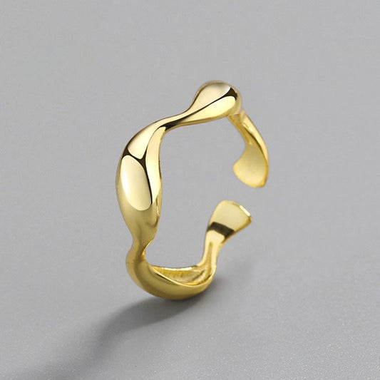 Radiant Wavy Gold-Plated Ring